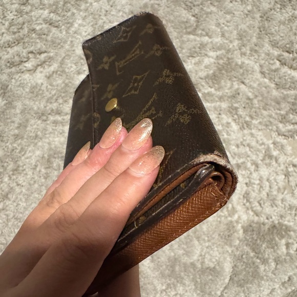 Louis Vuitton Monogram Wallet - Picture 4 of 12